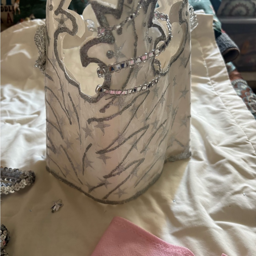 Wizard of Oz, Glenda the Good Witch Costume - Picture 6 of 11